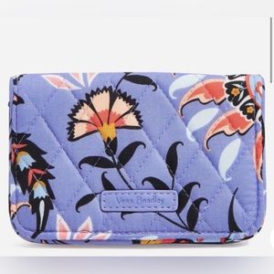 NWT Vera Bradley Tri-fold Wallet in Mural Garden